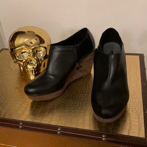 Dr. Scholl’s Harlie 3 inch Black Faux Leather Wedges